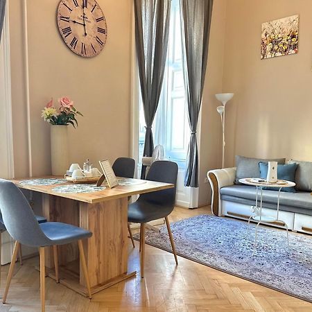 Budapest Palace Apartment - Palace District - Downtown Экстерьер фото